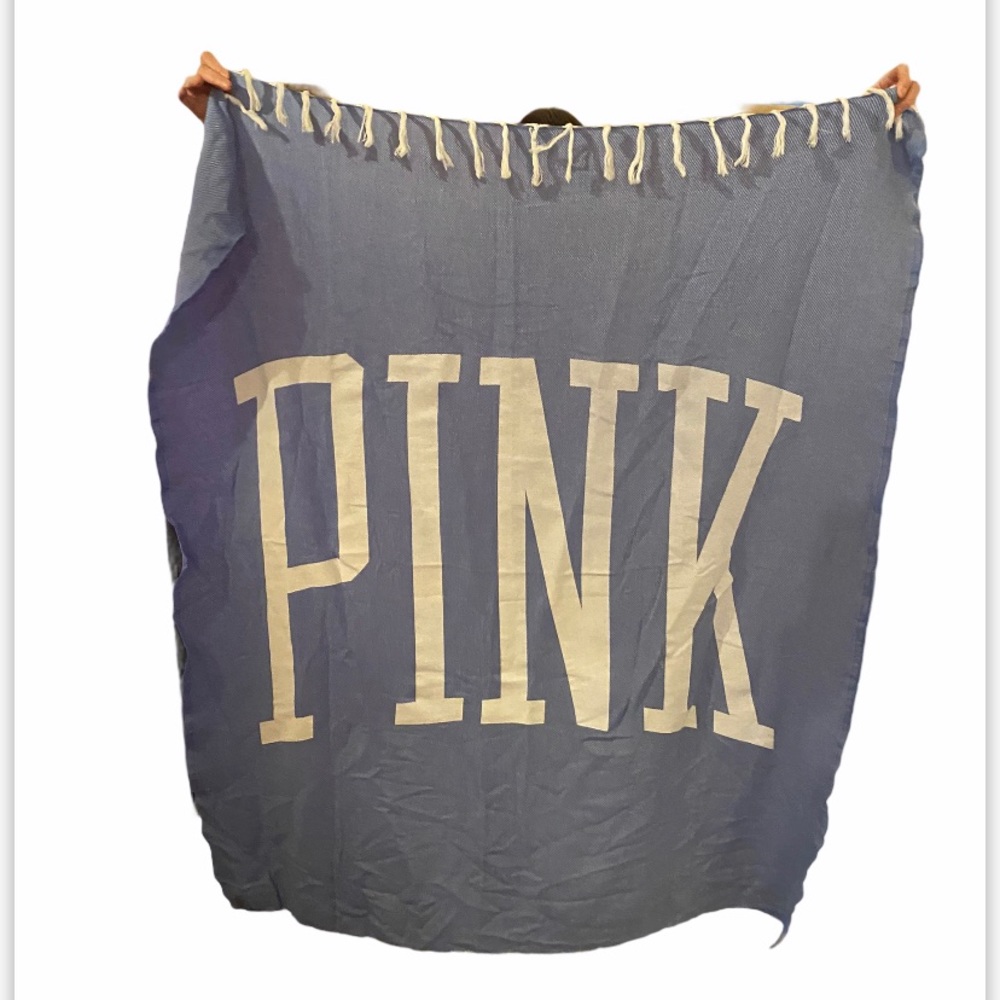 PINK VS Beach Blanket